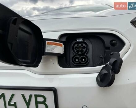 Киа Niro 2019 в Львове на Automoto.ua Белый Киа Niro, объемом двигателя 0 л и пробегом 97 тыс. км за 19000 $, фото 15 на Automoto.ua
