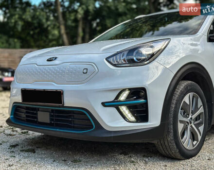 Білий Кіа Niro, об'ємом двигуна 0 л та пробігом 204 тис. км за 17800 $, фото 30 на Automoto.ua