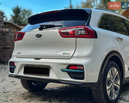 Білий Кіа Niro, об'ємом двигуна 0 л та пробігом 204 тис. км за 17800 $, фото 39 на Automoto.ua