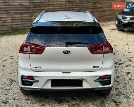 Білий Кіа Niro, об'ємом двигуна 0 л та пробігом 204 тис. км за 17800 $, фото 20 на Automoto.ua