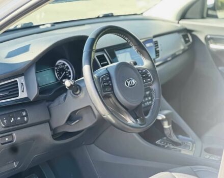 Белый Киа Niro, объемом двигателя 1.6 л и пробегом 49 тыс. км за 10200 $, фото 5 на Automoto.ua
