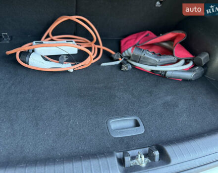 Белый Киа Niro, объемом двигателя 0 л и пробегом 147 тыс. км за 18500 $, фото 33 на Automoto.ua