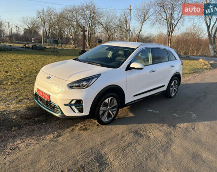 Белый Киа Niro, объемом двигателя 0 л и пробегом 58 тыс. км за 19300 $, фото 1 на Automoto.ua