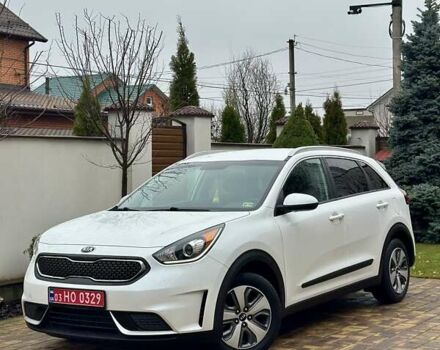 Белый Киа Niro, объемом двигателя 1.6 л и пробегом 213 тыс. км за 16500 $, фото 8 на Automoto.ua