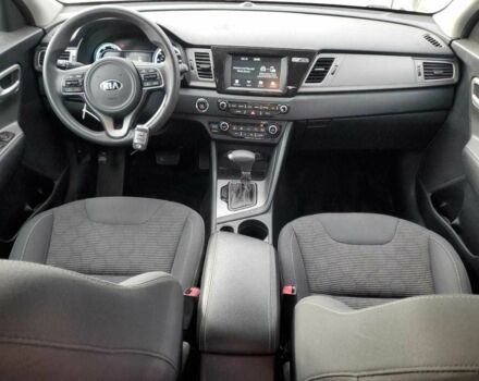 Білий Кіа Niro, об'ємом двигуна 1.6 л та пробігом 86 тис. км за 4100 $, фото 7 на Automoto.ua
