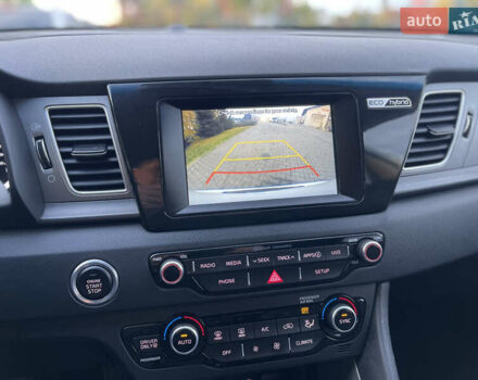 Киа Niro 2019 в Луцке на Automoto.ua Белый Киа Niro, объемом двигателя 1.58 л и пробегом 212 тыс. км за 15999 $, фото 26 на Automoto.ua