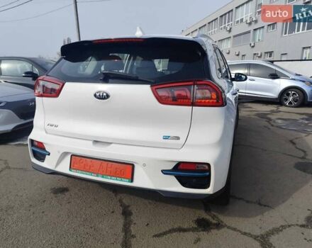 Белый Киа Niro, объемом двигателя 0 л и пробегом 105 тыс. км за 17555 $, фото 7 на Automoto.ua
