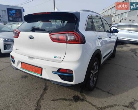Белый Киа Niro, объемом двигателя 0 л и пробегом 105 тыс. км за 17555 $, фото 8 на Automoto.ua