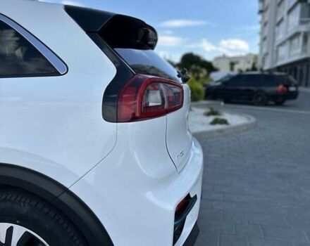 Белый Киа Niro, объемом двигателя 0 л и пробегом 145 тыс. км за 19700 $, фото 6 на Automoto.ua