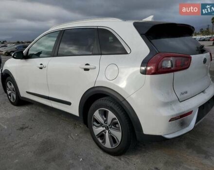 Киа Niro 2019 в Львове на Automoto.ua Белый Киа Niro, объемом двигателя 1.58 л и пробегом 86 тыс. км за 3500 $, фото 1 на Automoto.ua