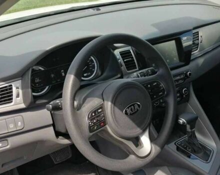 Киа Niro 2019 в Киеве на Automoto.ua Белый Киа Niro, объемом двигателя 1.6 л и пробегом 23 тыс. км за 11000 $, фото 4 на Automoto.ua