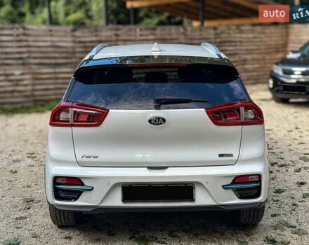 Білий Кіа Niro, об'ємом двигуна 0 л та пробігом 204 тис. км за 17800 $, фото 19 на Automoto.ua
