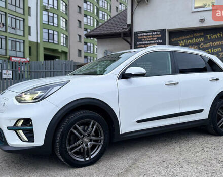 Білий Кіа Niro, об'ємом двигуна 0 л та пробігом 124 тис. км за 16999 $, фото 7 на Automoto.ua