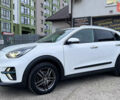Білий Кіа Niro, об'ємом двигуна 0 л та пробігом 124 тис. км за 16999 $, фото 7 на Automoto.ua