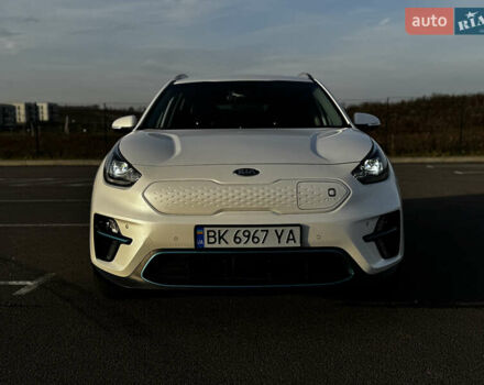 Білий Кіа Niro, об'ємом двигуна 0 л та пробігом 74 тис. км за 18700 $, фото 4 на Automoto.ua