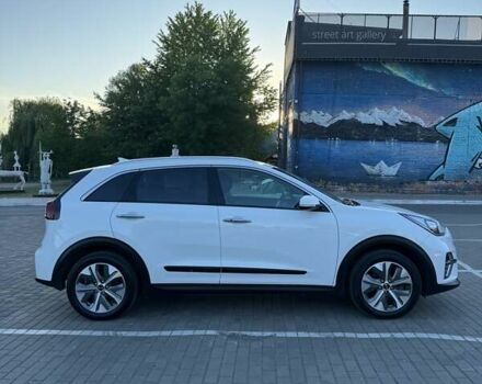 Білий Кіа Niro, об'ємом двигуна 0 л та пробігом 85 тис. км за 19999 $, фото 2 на Automoto.ua