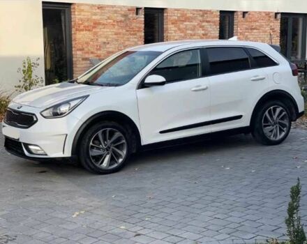 Киа Niro 2019 в Киеве на Automoto.ua Белый Киа Niro, объемом двигателя 1.6 л и пробегом 114 тыс. км за 11400 $, фото 2 на Automoto.ua