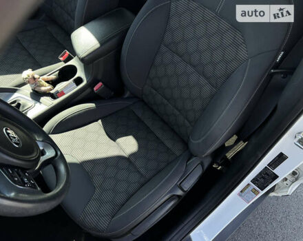 Киа Niro 2019 в Киеве на Automoto.ua Белый Киа Niro, объемом двигателя 1.59 л и пробегом 51 тыс. км за 19500 $, фото 13 на Automoto.ua