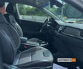 Білий Кіа Niro, об'ємом двигуна 64 л та пробігом 103 тис. км за 20400 $, фото 12 на Automoto.ua