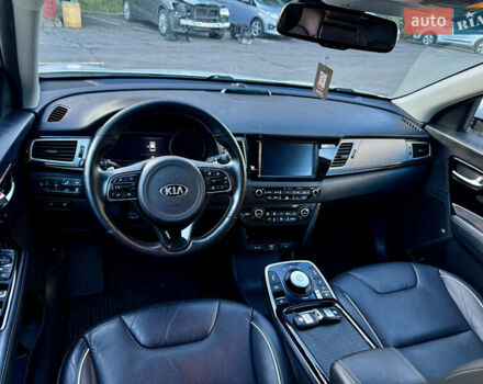 Белый Киа Niro, объемом двигателя 0 л и пробегом 135 тыс. км за 16999 $, фото 21 на Automoto.ua