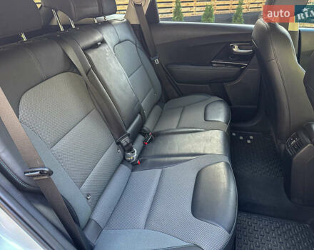 Білий Кіа Niro, об'ємом двигуна 0 л та пробігом 204 тис. км за 17800 $, фото 105 на Automoto.ua