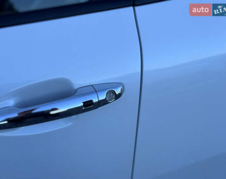 Белый Киа Niro, объемом двигателя 0 л и пробегом 210 тыс. км за 15900 $, фото 26 на Automoto.ua