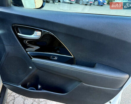 Белый Киа Niro, объемом двигателя 0 л и пробегом 135 тыс. км за 16999 $, фото 26 на Automoto.ua