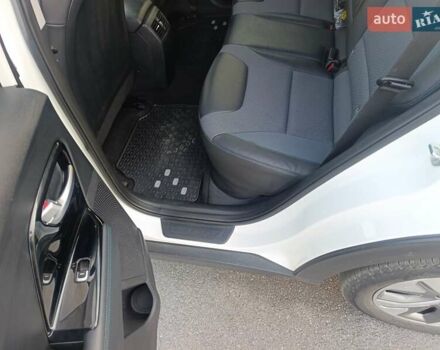 Киа Niro 2019 в Радивилове на Automoto.ua Белый Киа Niro, объемом двигателя 0 л и пробегом 126 тыс. км за 17800 $, фото 18 на Automoto.ua