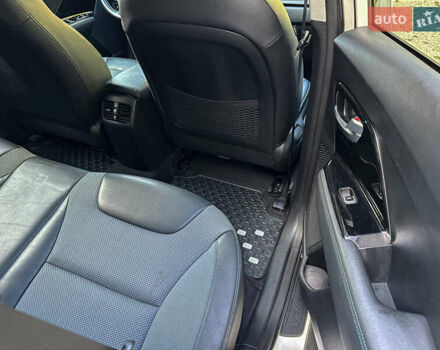 Білий Кіа Niro, об'ємом двигуна 0 л та пробігом 204 тис. км за 17800 $, фото 103 на Automoto.ua