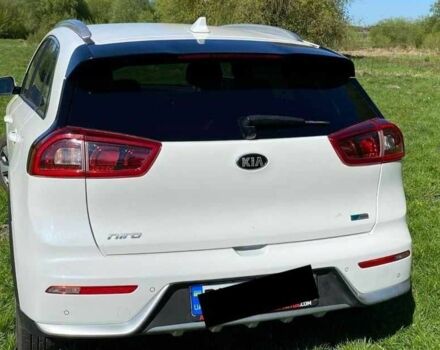 Киа Niro 2019 в Киеве на Automoto.ua Белый Киа Niro, объемом двигателя 1.6 л и пробегом 23 тыс. км за 11000 $, фото 1 на Automoto.ua