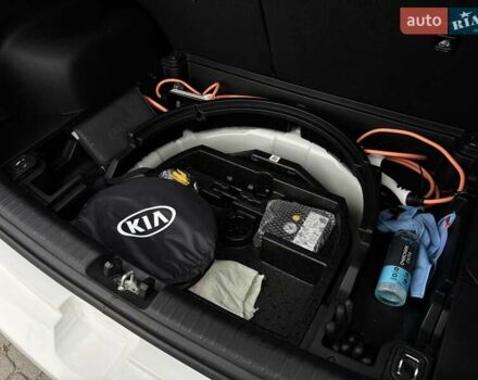 Белый Киа Niro, объемом двигателя 0 л и пробегом 100 тыс. км за 18999 $, фото 66 на Automoto.ua