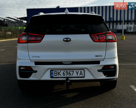 Білий Кіа Niro, об'ємом двигуна 0 л та пробігом 74 тис. км за 18700 $, фото 13 на Automoto.ua