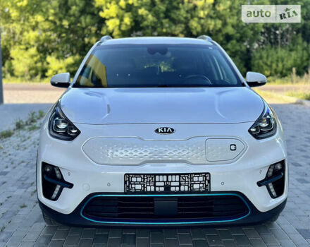 Білий Кіа Niro, об'ємом двигуна 0 л та пробігом 155 тис. км за 19000 $, фото 3 на Automoto.ua