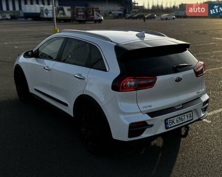 Білий Кіа Niro, об'ємом двигуна 0 л та пробігом 74 тис. км за 18700 $, фото 11 на Automoto.ua