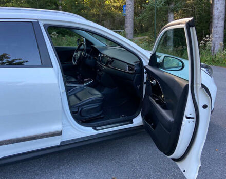 Білий Кіа Niro, об'ємом двигуна 0 л та пробігом 164 тис. км за 13500 $, фото 17 на Automoto.ua