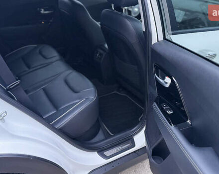 Білий Кіа Niro, об'ємом двигуна 0 л та пробігом 124 тис. км за 16999 $, фото 30 на Automoto.ua