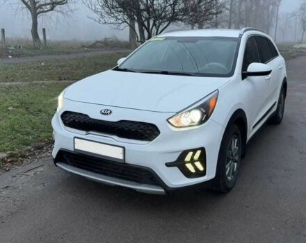 Белый Киа Niro, объемом двигателя 1.6 л и пробегом 100 тыс. км за 12000 $, фото 1 на Automoto.ua