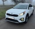 Белый Киа Niro, объемом двигателя 1.6 л и пробегом 100 тыс. км за 12000 $, фото 1 на Automoto.ua