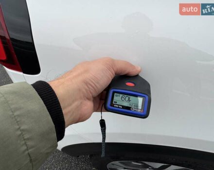 Киа Niro 2020 в Киеве на Automoto.ua Белый Киа Niro, объемом двигателя 0 л и пробегом 171 тыс. км за 18300 $, фото 46 на Automoto.ua