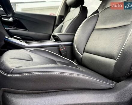 Білий Кіа Niro, об'ємом двигуна 0 л та пробігом 89 тис. км за 18950 $, фото 52 на Automoto.ua