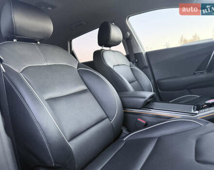 Белый Киа Niro, объемом двигателя 0 л и пробегом 130 тыс. км за 20999 $, фото 27 на Automoto.ua