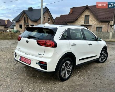 Білий Кіа Niro, об'ємом двигуна 0 л та пробігом 147 тис. км за 18800 $, фото 65 на Automoto.ua