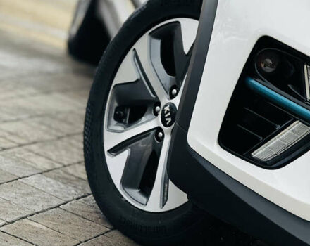 Білий Кіа Niro, об'ємом двигуна 0 л та пробігом 117 тис. км за 19750 $, фото 5 на Automoto.ua