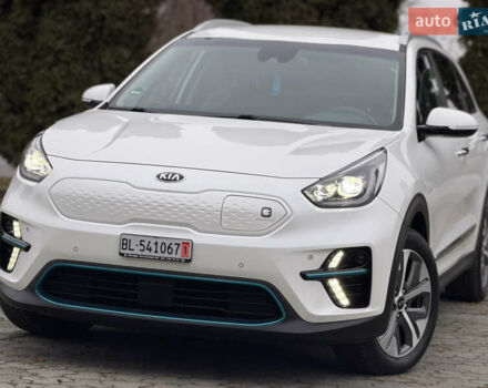 Білий Кіа Niro, об'ємом двигуна 0 л та пробігом 141 тис. км за 19499 $, фото 9 на Automoto.ua