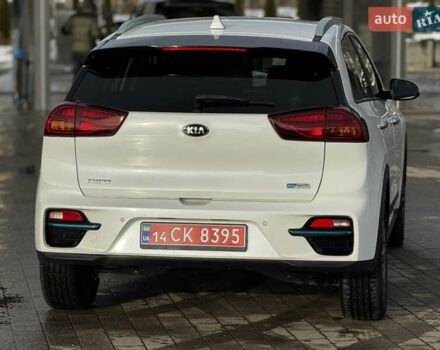 Білий Кіа Niro, об'ємом двигуна 0 л та пробігом 117 тис. км за 19750 $, фото 24 на Automoto.ua