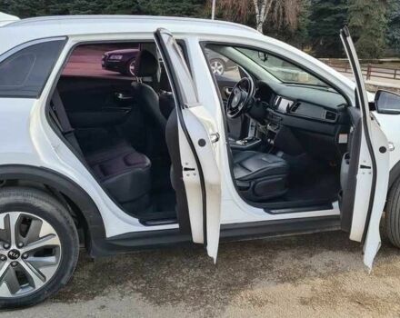 Белый Киа Niro, объемом двигателя 0 л и пробегом 89 тыс. км за 363 $, фото 5 на Automoto.ua