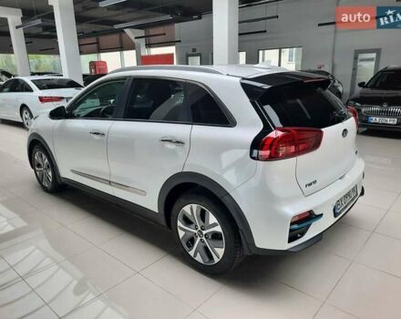 Белый Киа Niro, объемом двигателя 0 л и пробегом 112 тыс. км за 19500 $, фото 4 на Automoto.ua