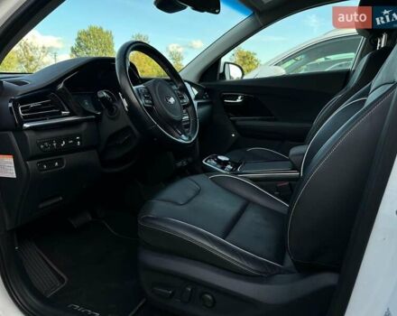 Киа Niro 2020 в Львове на Automoto.ua Белый Киа Niro, объемом двигателя 0 л и пробегом 62 тыс. км за 23400 $, фото 29 на Automoto.ua