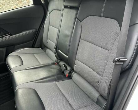 Білий Кіа Niro, об'ємом двигуна 0 л та пробігом 147 тис. км за 18800 $, фото 48 на Automoto.ua