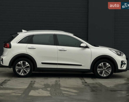 Белый Киа Niro, объемом двигателя 0 л и пробегом 172 тыс. км за 17500 $, фото 18 на Automoto.ua